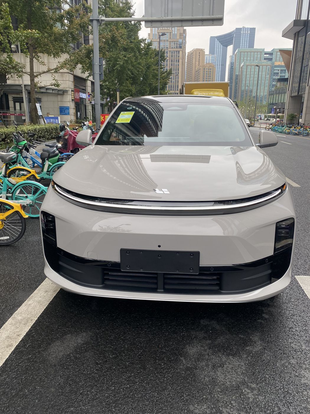 Z6·尊龙时凯 MEGA 高压纯电 MPV